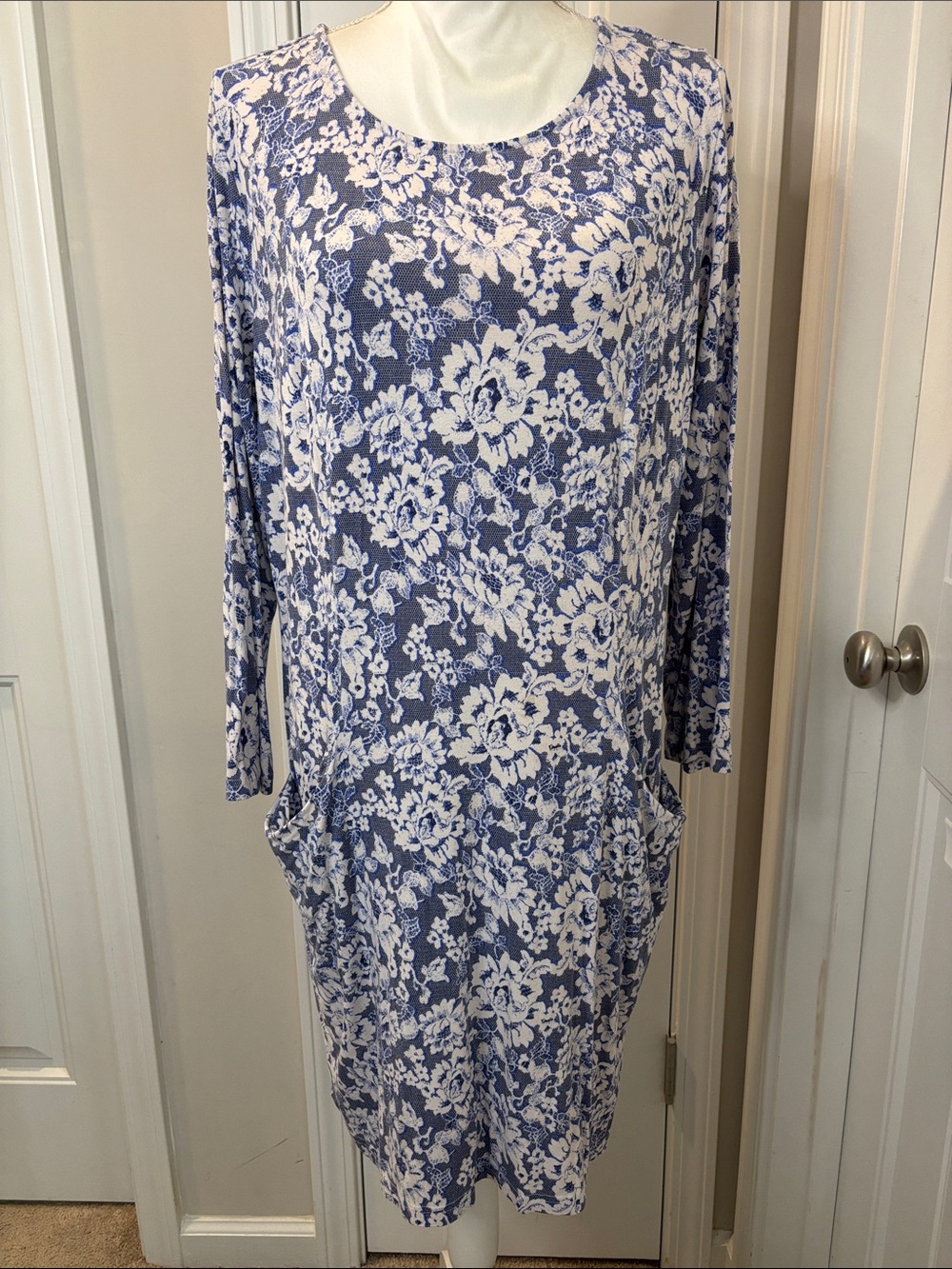 Charming Charlie’s Blue Floral Long Sleeve Pocket Dress Size XL
